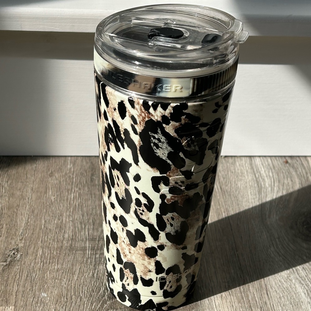 Ice shaker flex bottle 26oz